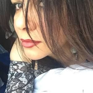 Meet your Posher, Claudia